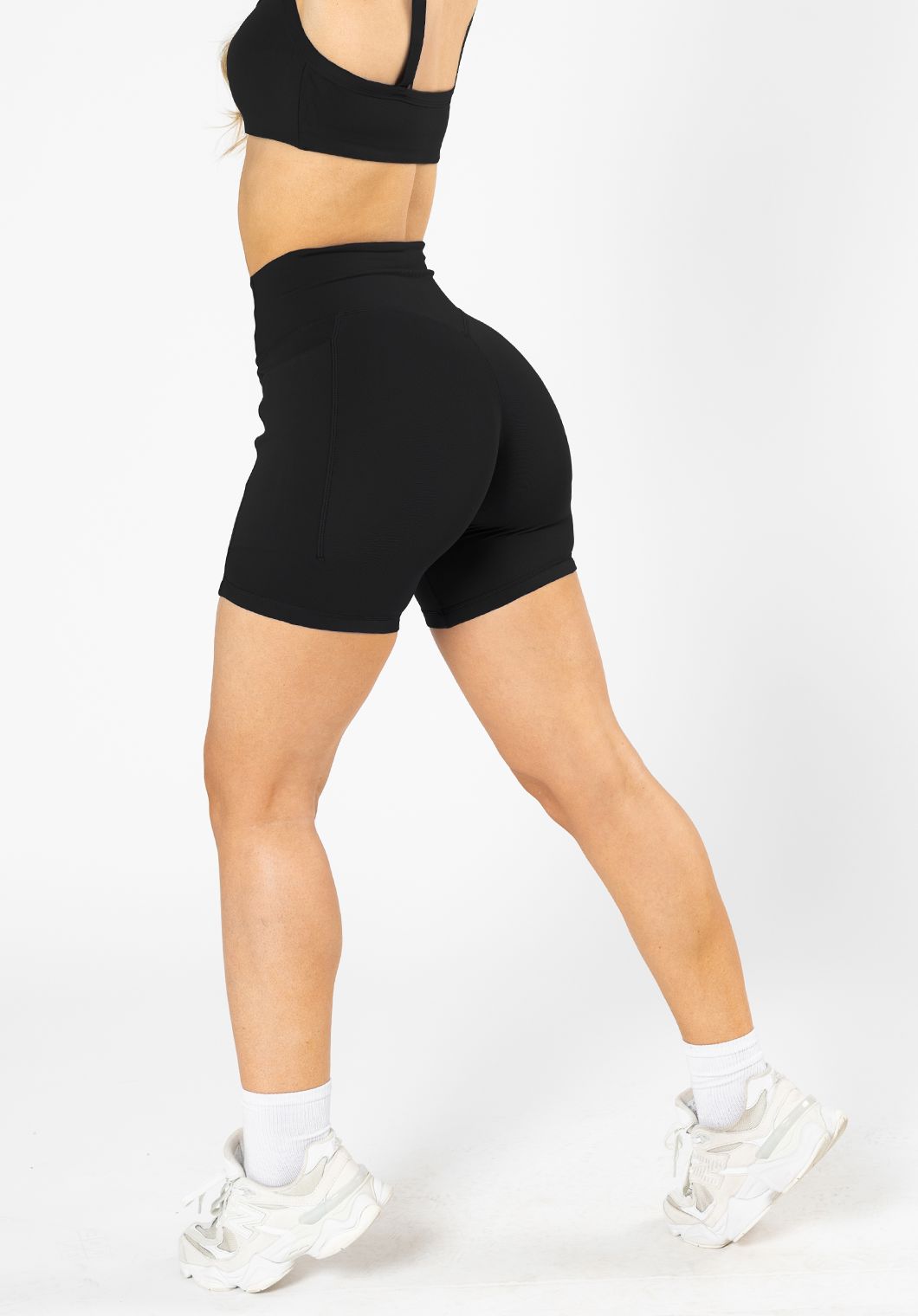 Reluna™ Empower Sculptseam® Pocket Short 6” Black Shorts Paragon Fitwear 